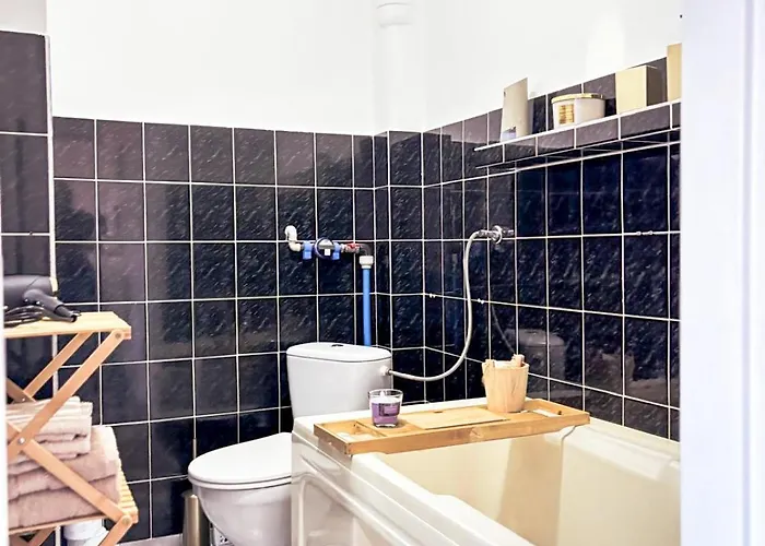 Daire Homely By Bookinghost