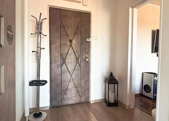 Апартаменты Homely By Bookinghost Валч